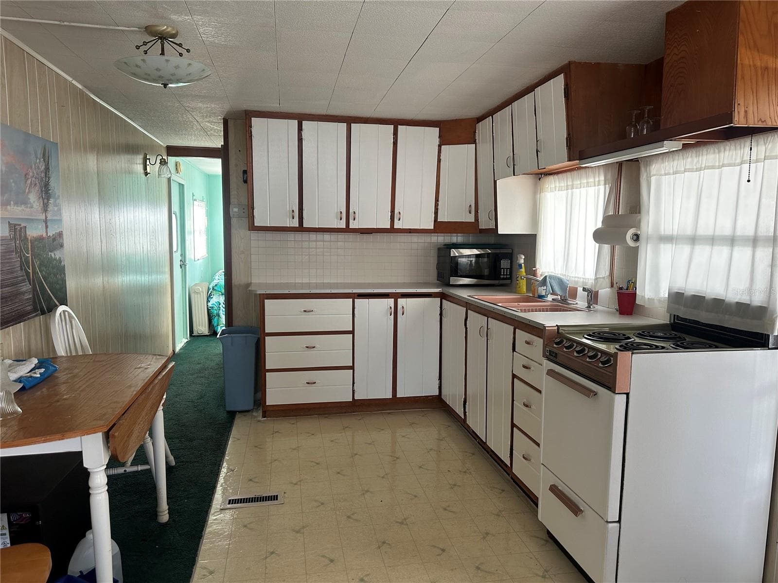 Mobile Home at 558 SINCLAIR CIR, TAVARES, photo 10 of 15