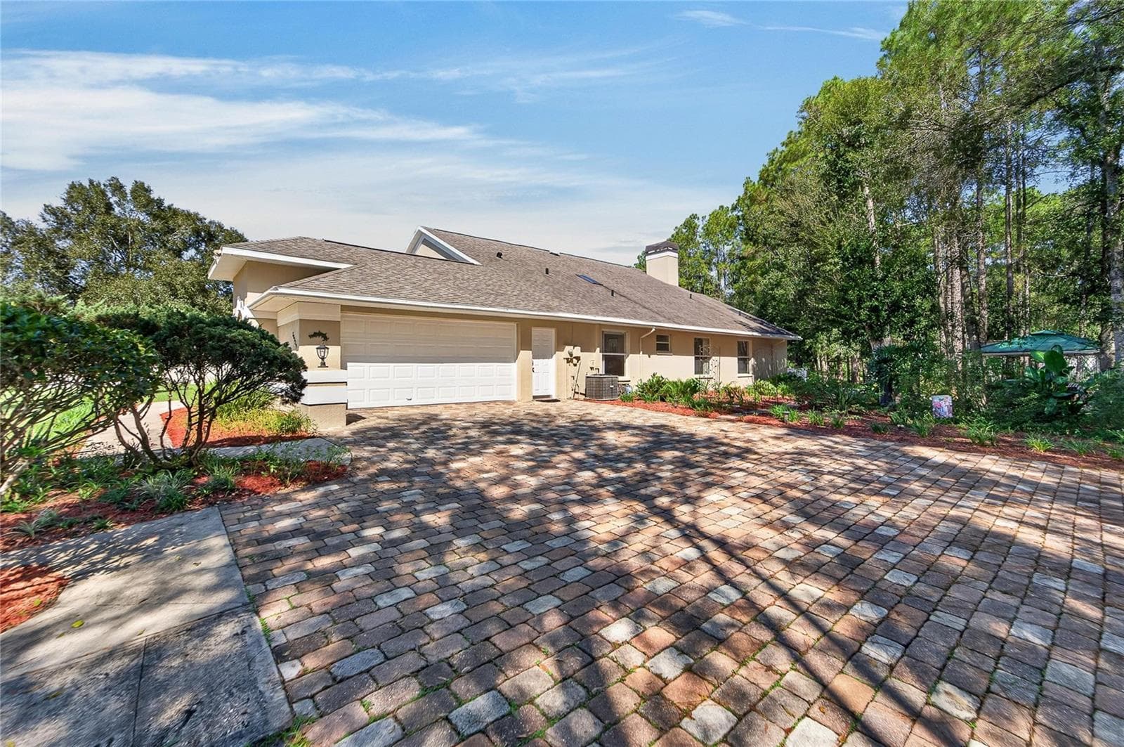 Pavered Drive with lot of extra parking space - 0 OLCOTT DR, WESLEY CHAPEL