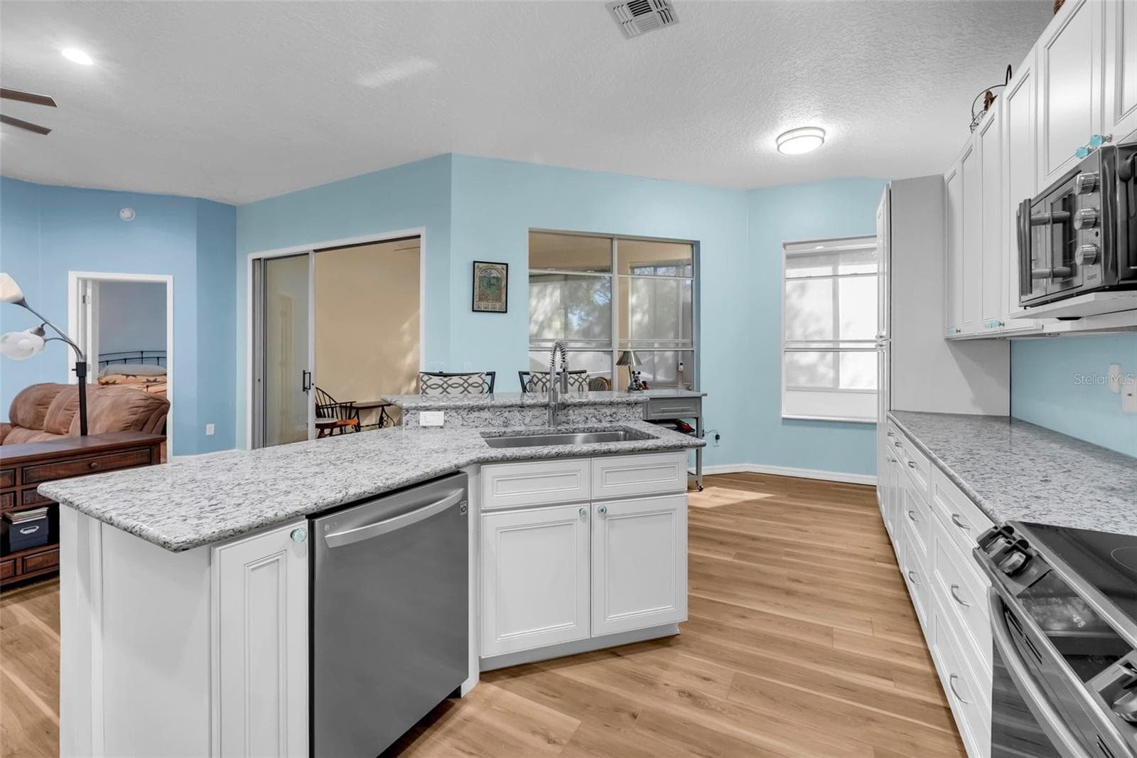 Kitchen View - 4377 SAMBOURNE ST, CLERMONT
