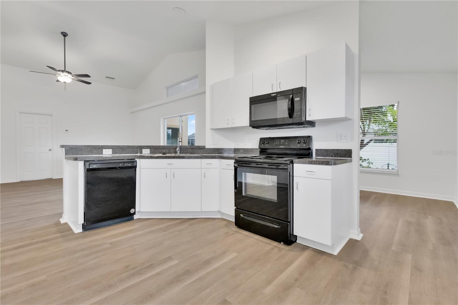 Single Family Residence at 10250 PEOPLES LOOP, PORT RICHEY, photo 9 of 38