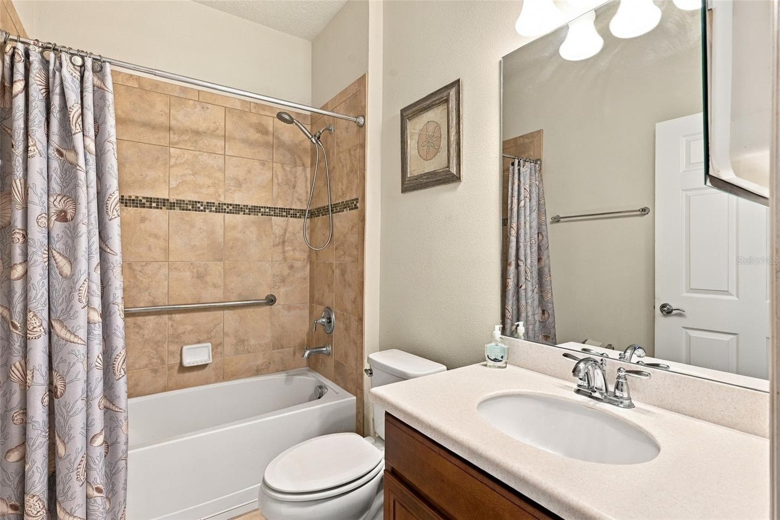 Guest Bathroom- 1st floor - 536 GRANDE DR, DAVENPORT