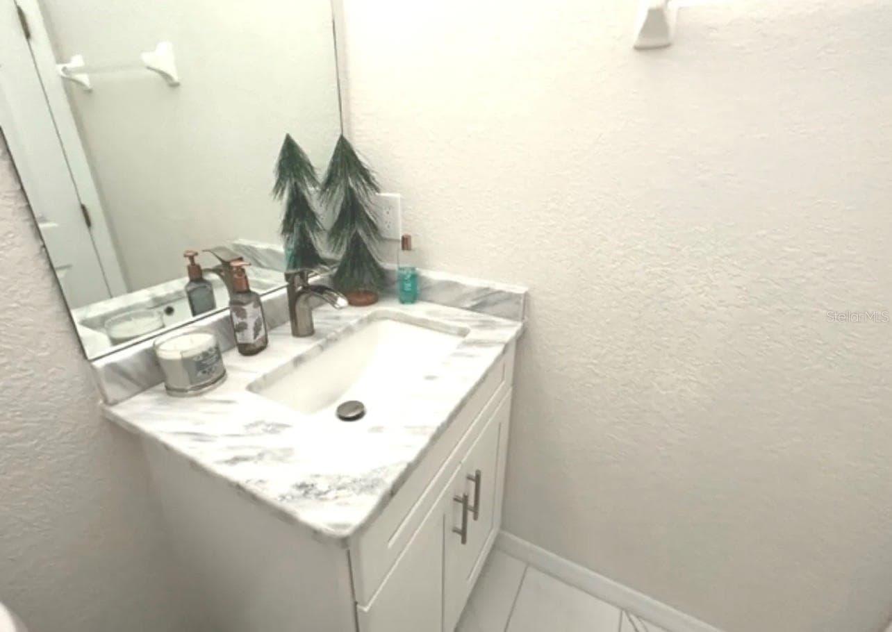 Condominium at 306 EAGLE POND DRIVE #306, WINTER HAVEN, photo 5 of 27