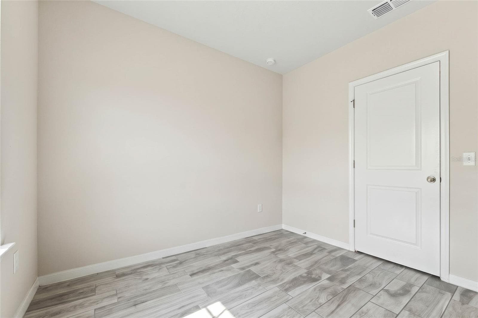Single Family Residence at 1354 HAINES DR, WINTER HAVEN, photo 16 of 21