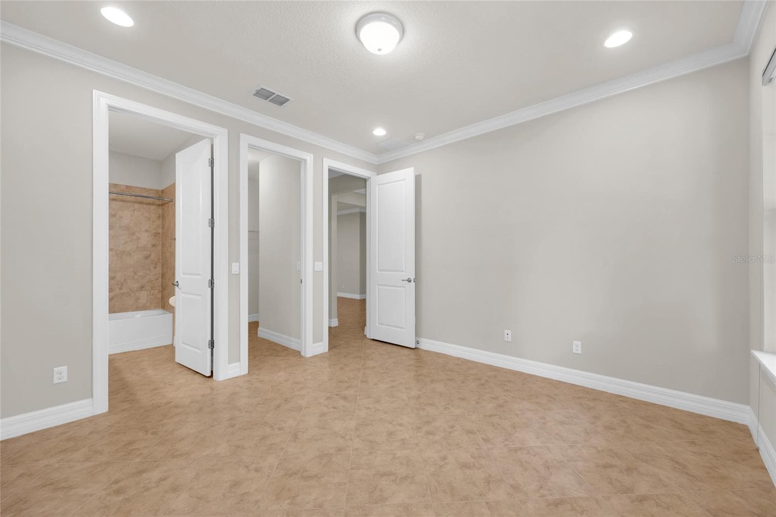Single Family Residence at 10713 BERRY CREEK RD, ORLANDO, photo 5 of 48