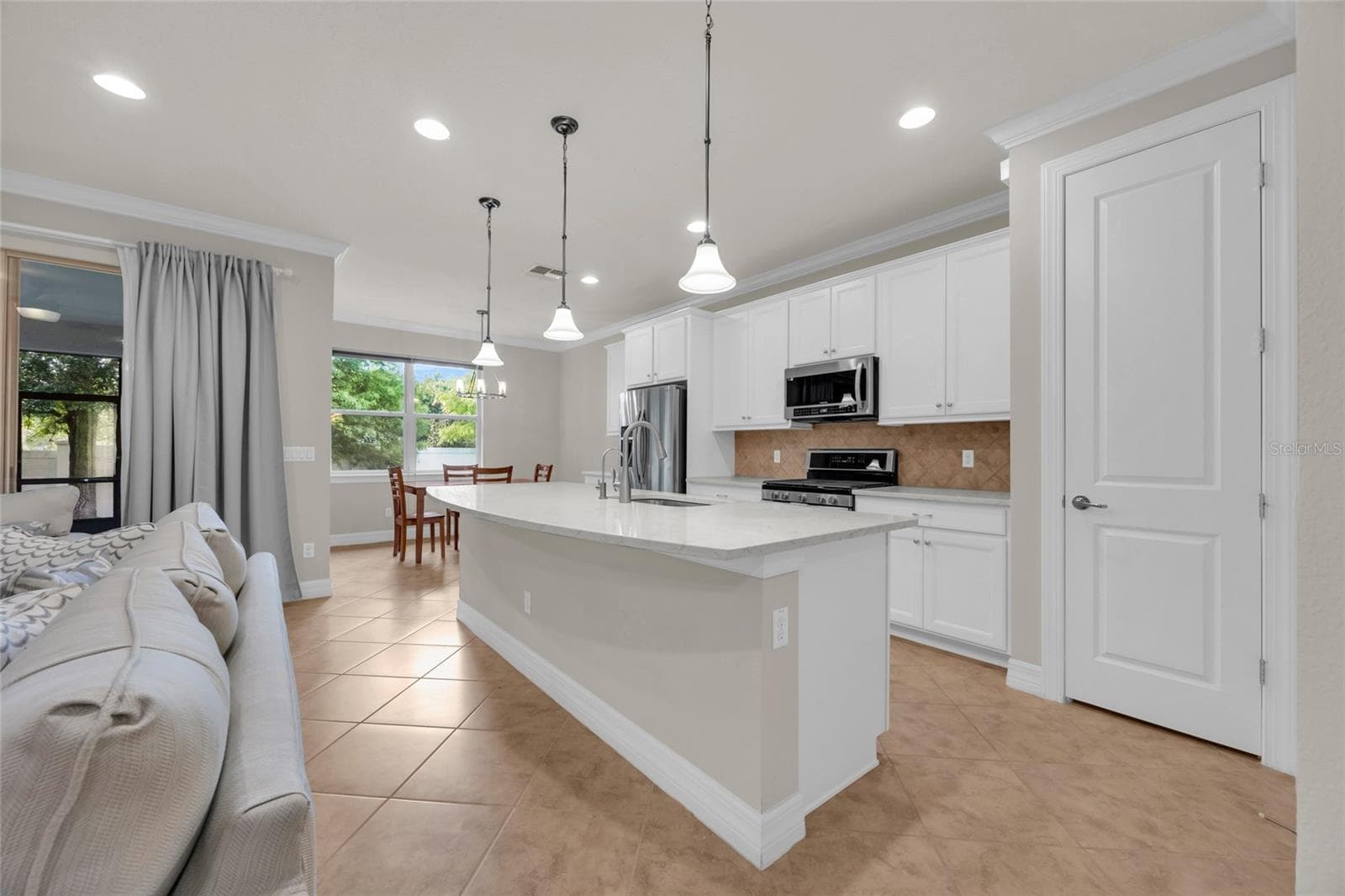 Single Family Residence at 10713 BERRY CREEK RD, ORLANDO, photo 14 of 48