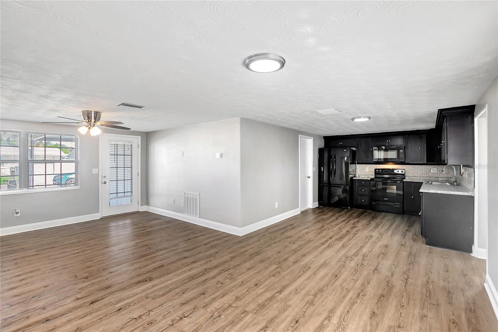 Single Family Residence at 3518 CHAUNCY RD, HOLIDAY, photo 12 of 38