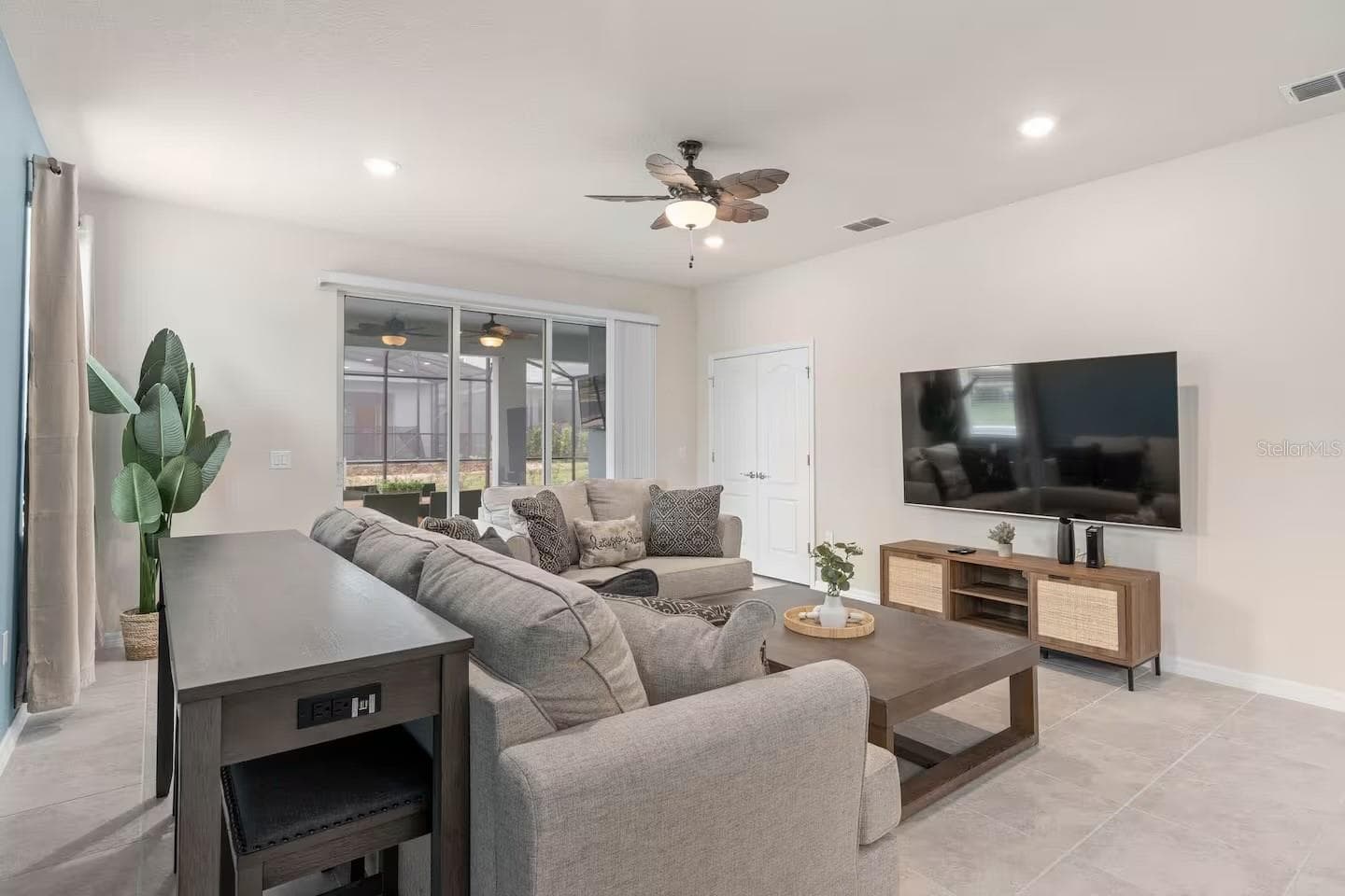 Single Family Residence at 7180 OAKMOSS LOOP, DAVENPORT, photo 14 of 42