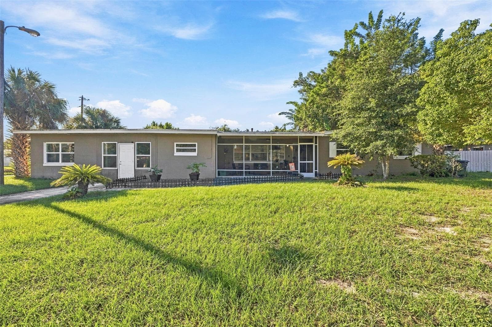 Single Family Residence at 133 E LAUREN CT, FERN PARK, photo 2 of 49
