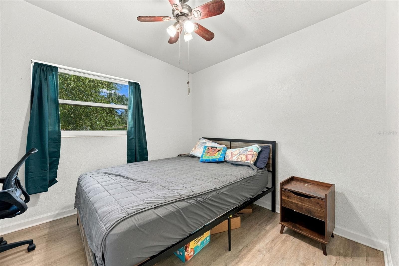 Bedroom 2 - 133 E LAUREN CT, FERN PARK