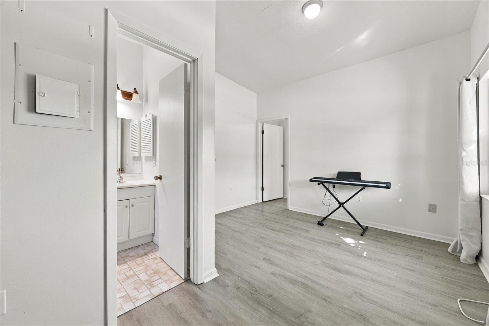 Mother in law suite - 133 E LAUREN CT, FERN PARK