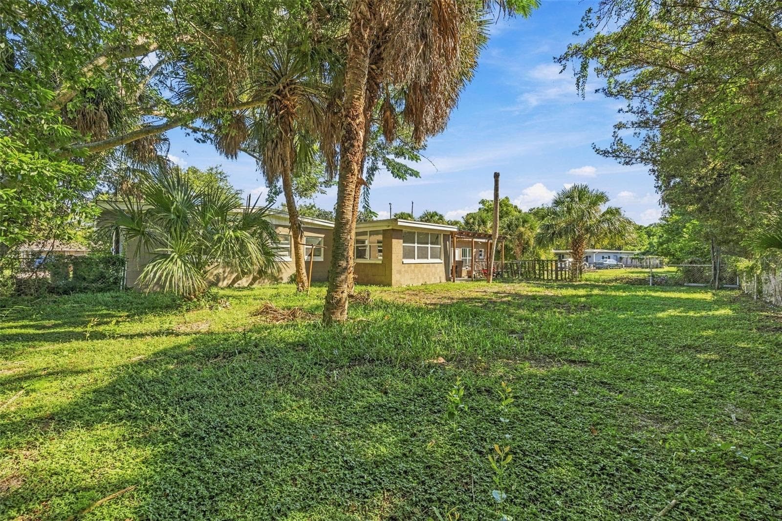 Single Family Residence at 133 E LAUREN CT, FERN PARK, photo 43 of 49
