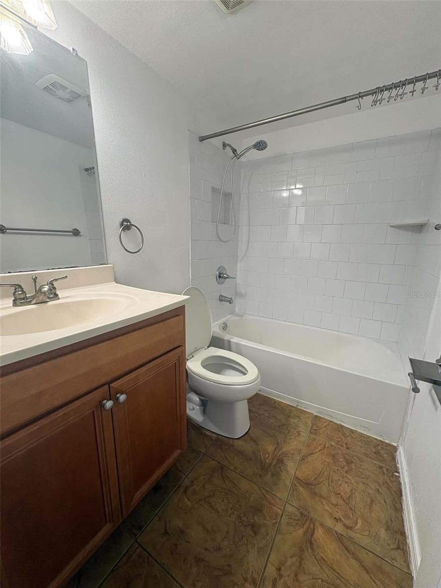 Condominium at 4814 CONWAY RD #143, BELLE ISLE, photo 3 of 7
