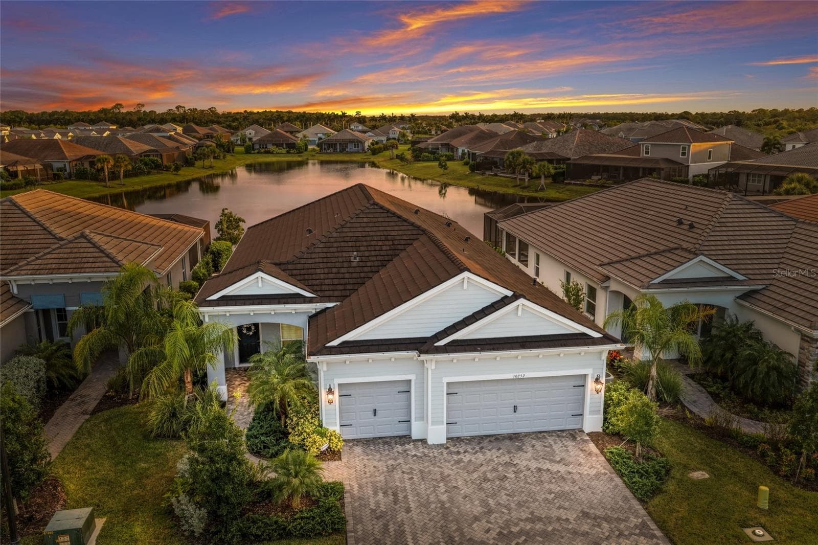 Single Family Residence at 10252 CANAVERAL CIR, SARASOTA, photo 3 of 63