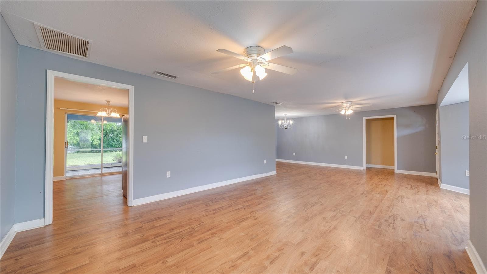 This home offers a great floor plan. - 909 SE 27TH ST, CAPE CORAL