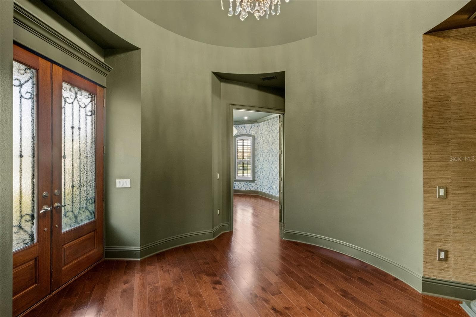 Directly off the foyer is a dedicated office . . . - 2734 BELLERIVE DR, LAKELAND