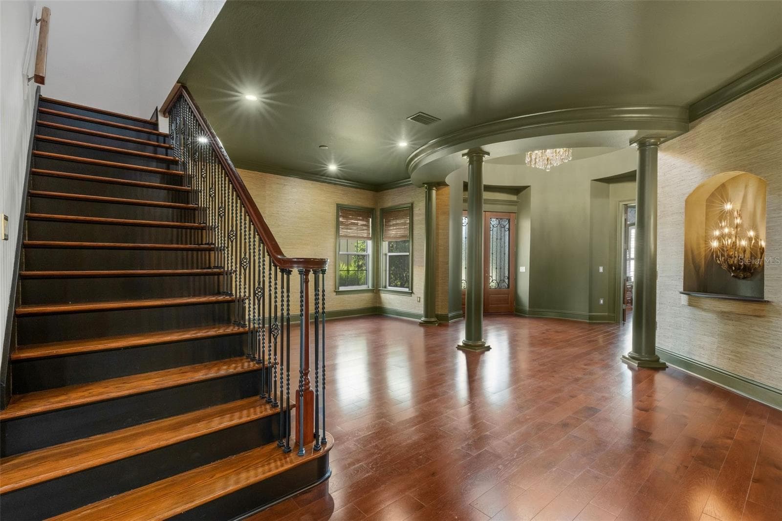 And upstairs there is even more magic to this home. - 2734 BELLERIVE DR, LAKELAND