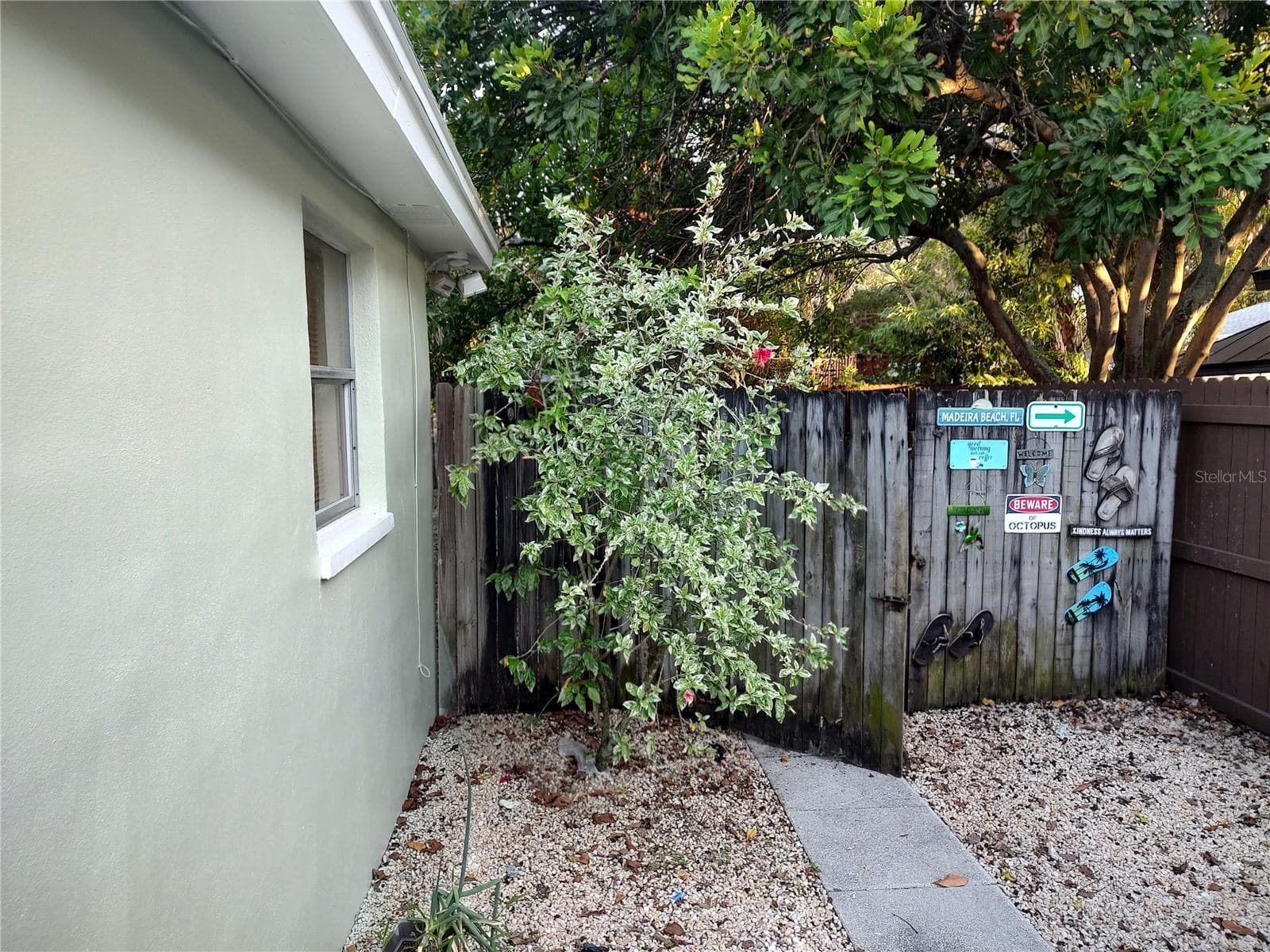 Duplex at 8050 47TH AVE N, ST PETERSBURG, photo 22 of 23