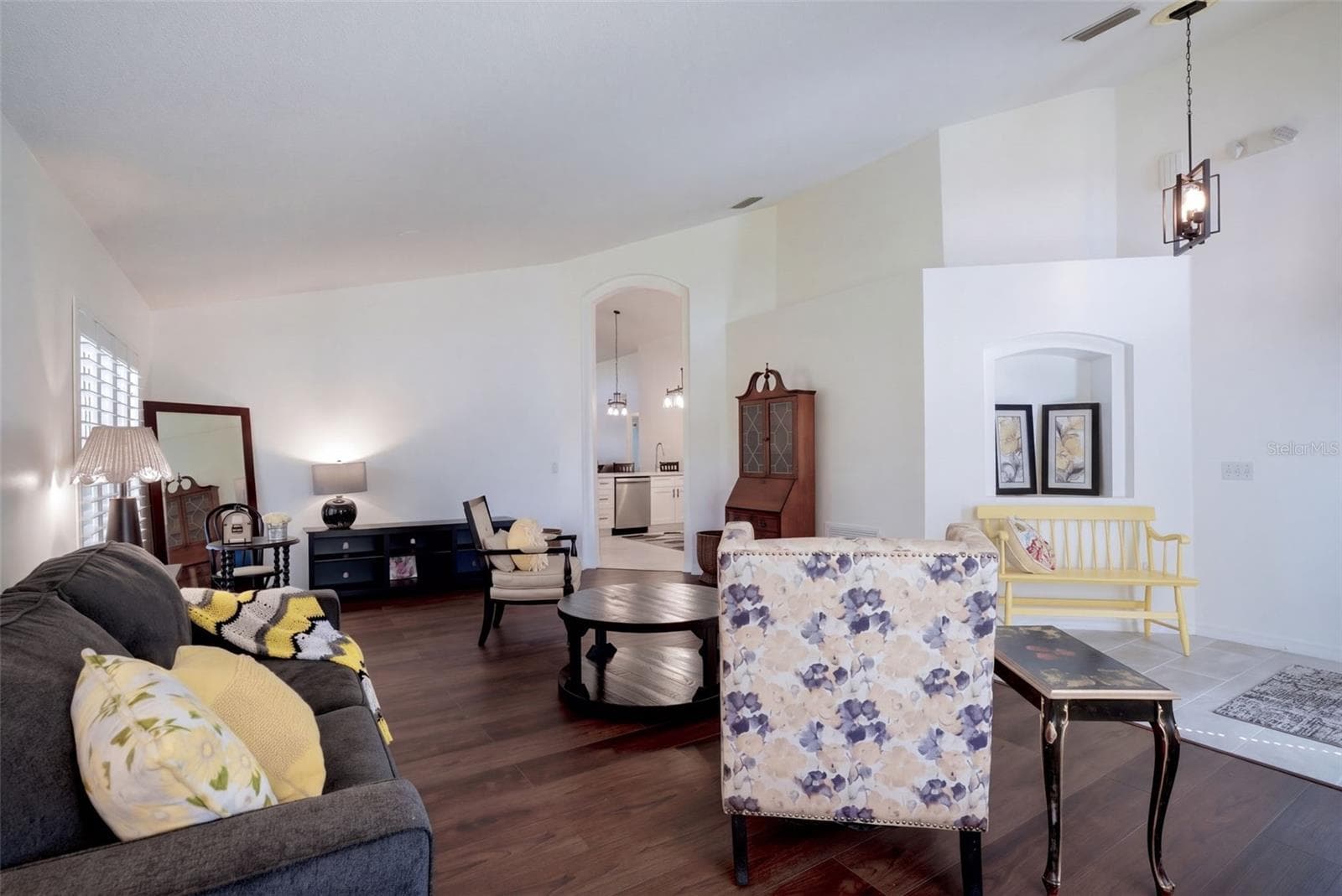 First Living Area - 4601 FORMBY CT, KISSIMMEE