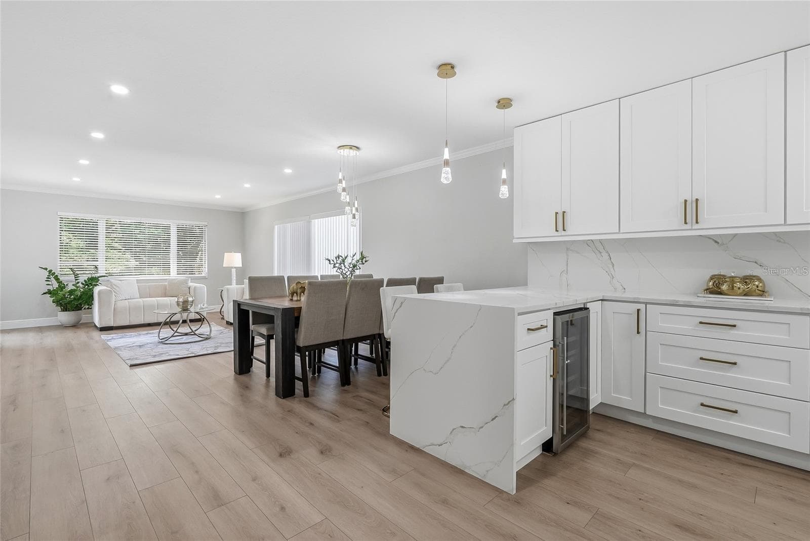 Open Floor Plan - 919 OSCEOLA RD #207, BELLEAIR