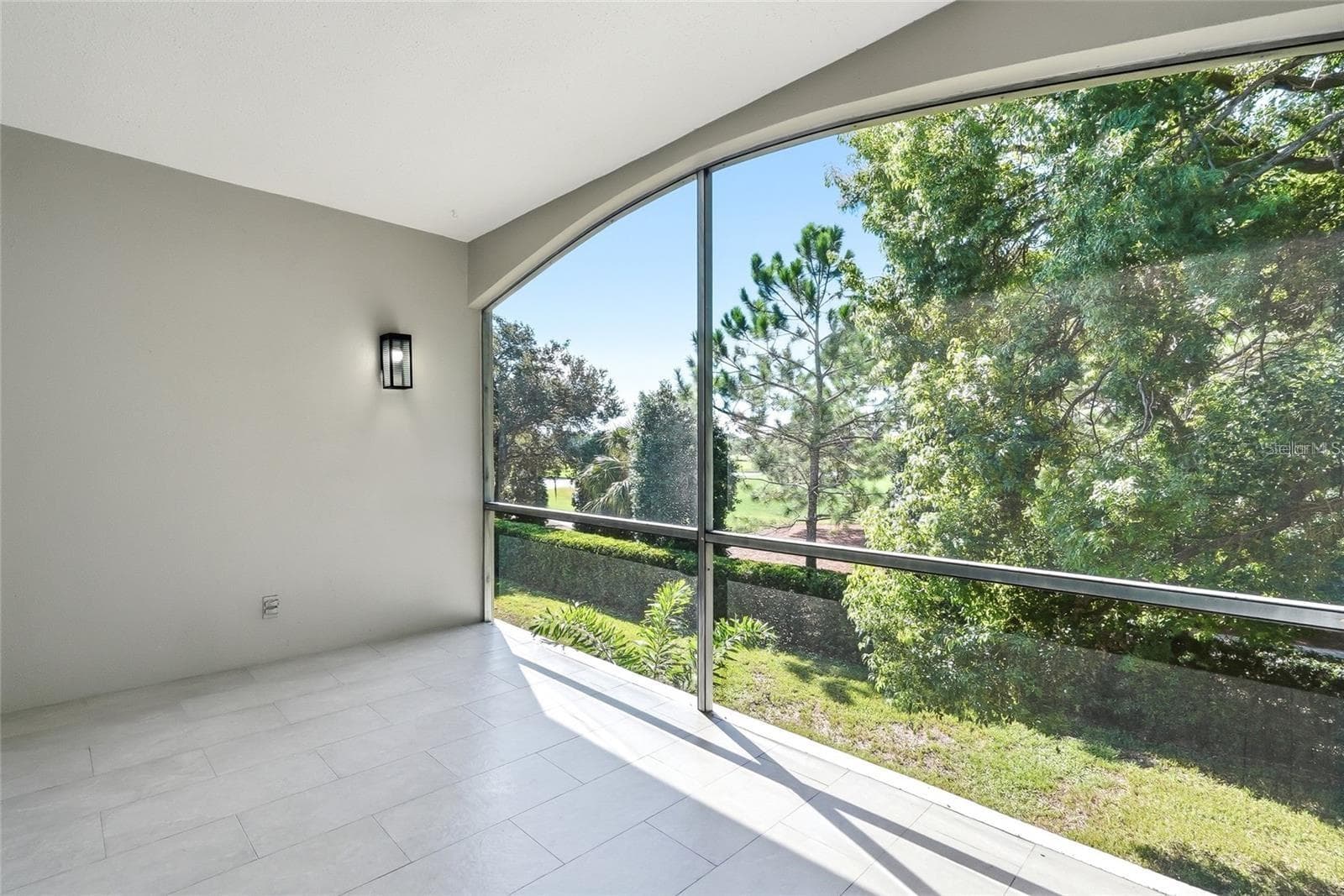 Lani - 919 OSCEOLA RD #207, BELLEAIR