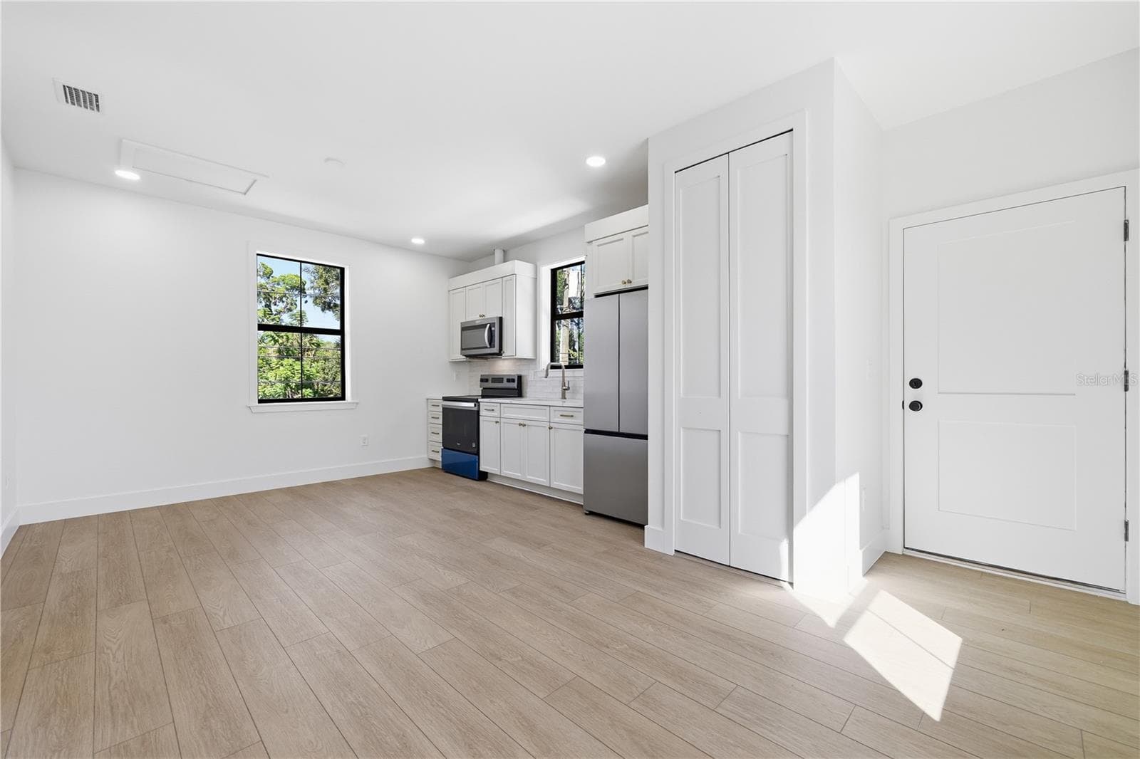 Single Family Residence at 1025 MELROSE AVE S, ST PETERSBURG, photo 37 of 48