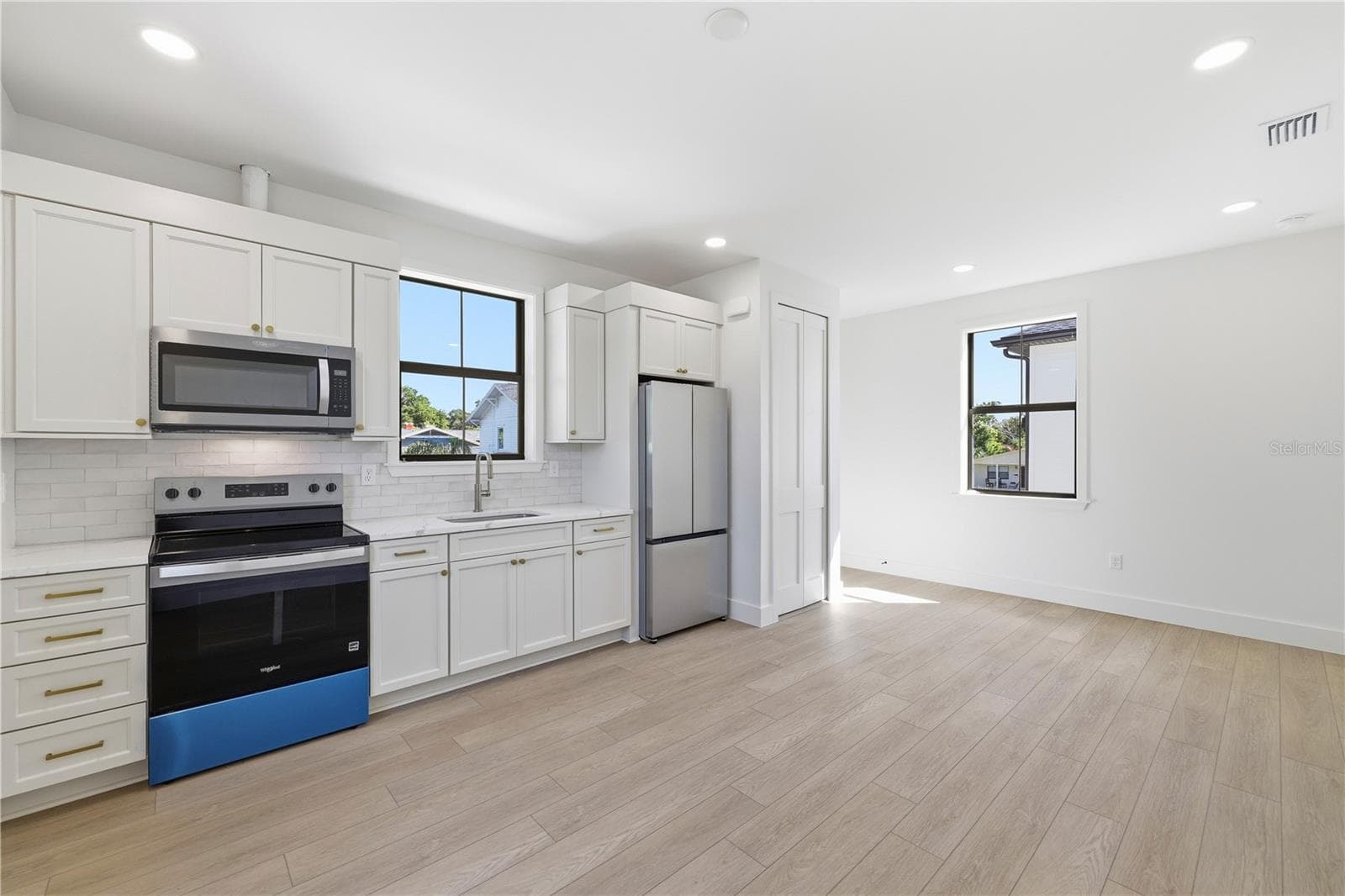 Single Family Residence at 1025 MELROSE AVE S, ST PETERSBURG, photo 38 of 48