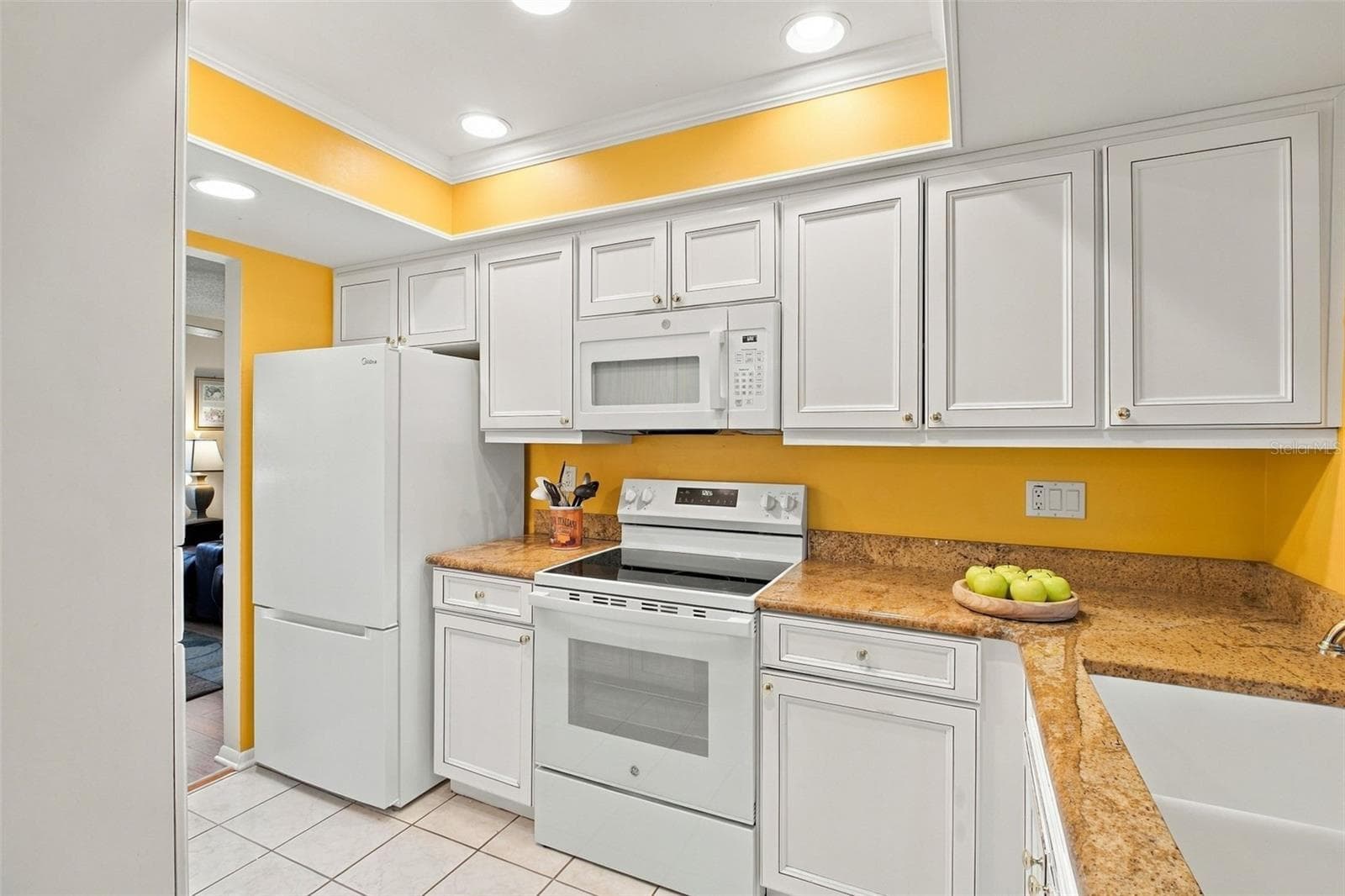 Beautiful tray ceiling with recessed lighting~ - 1743 MACDONNELL DR, PALM HARBOR