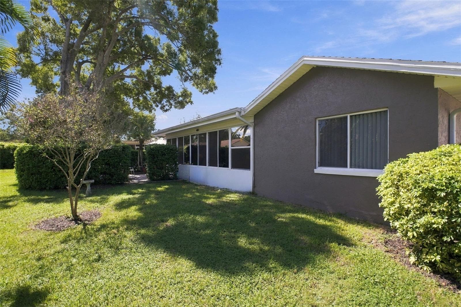 Plenty of backyard space for additional patio if desired~ - 1743 MACDONNELL DR, PALM HARBOR