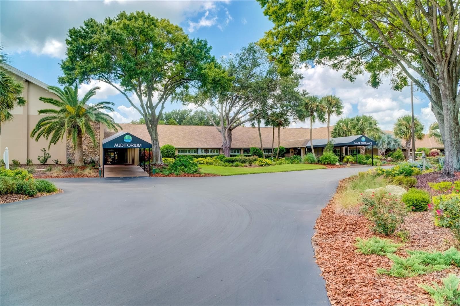 A full calendar of entertainment & social events~ - 1743 MACDONNELL DR, PALM HARBOR
