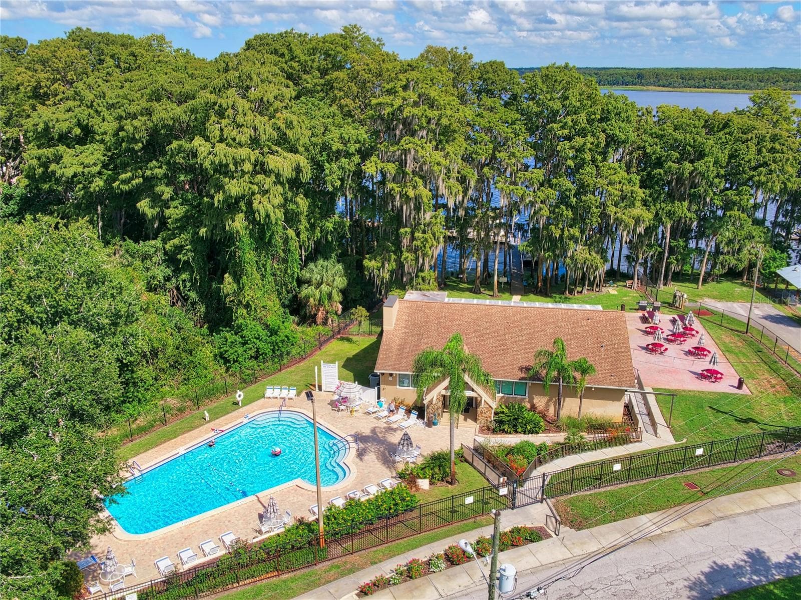 The Lake Tarpon Lodge offers a more rustic retreat & lakefront amenities~ - 1743 MACDONNELL DR, PALM HARBOR