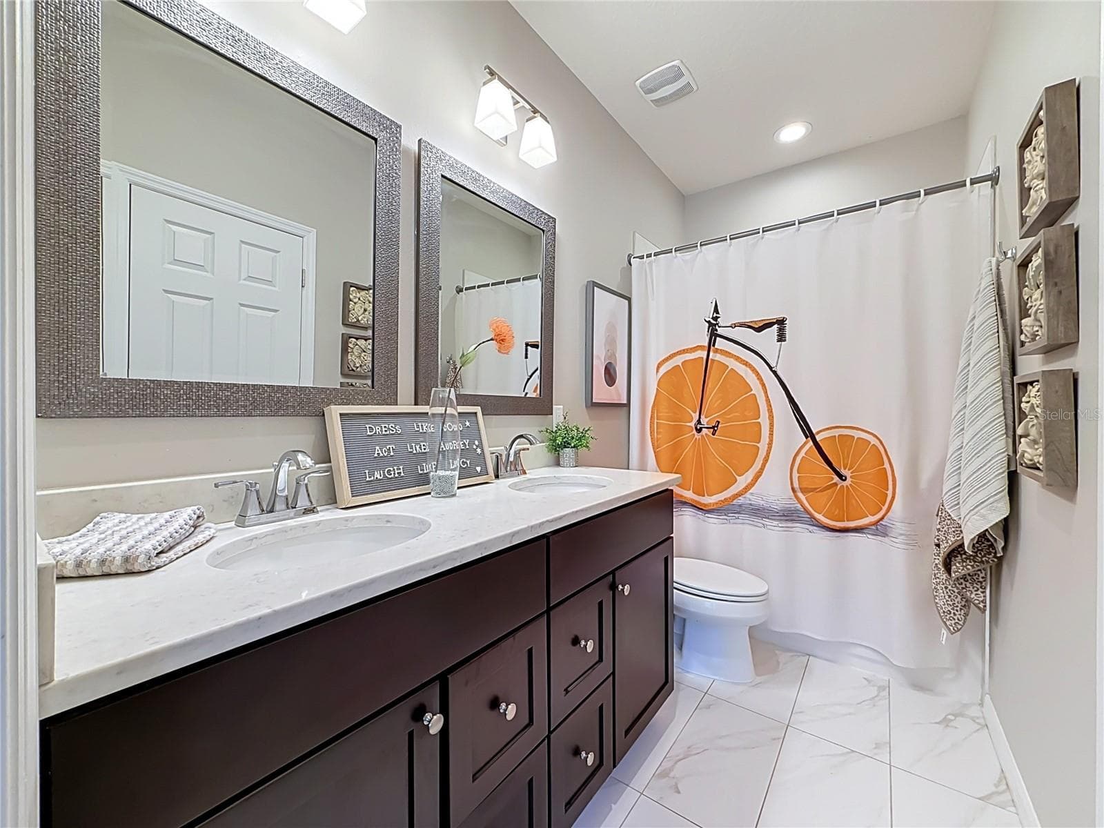 Primary En-Suite Bath - 2270 MONTVIEW DR, CLEARWATER