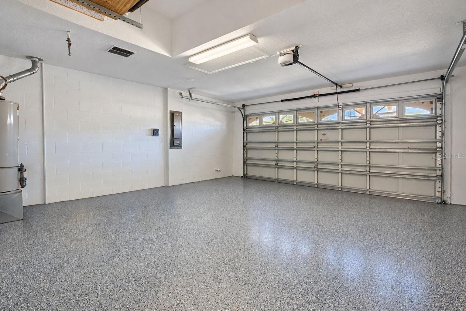 Garage - 31421 SHAKER CIR, WESLEY CHAPEL