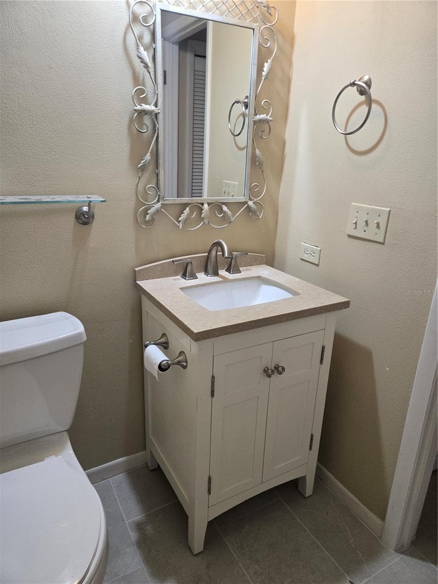 BATHROOM 1 - 4365 CREEKWOOD LN #4365, MULBERRY