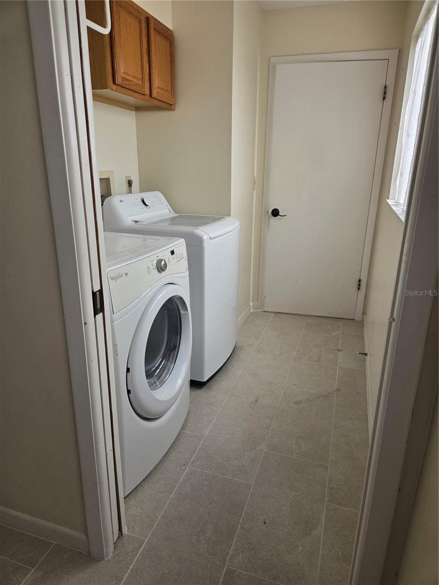 LAUNDRY ROOM - 4365 CREEKWOOD LN #4365, MULBERRY
