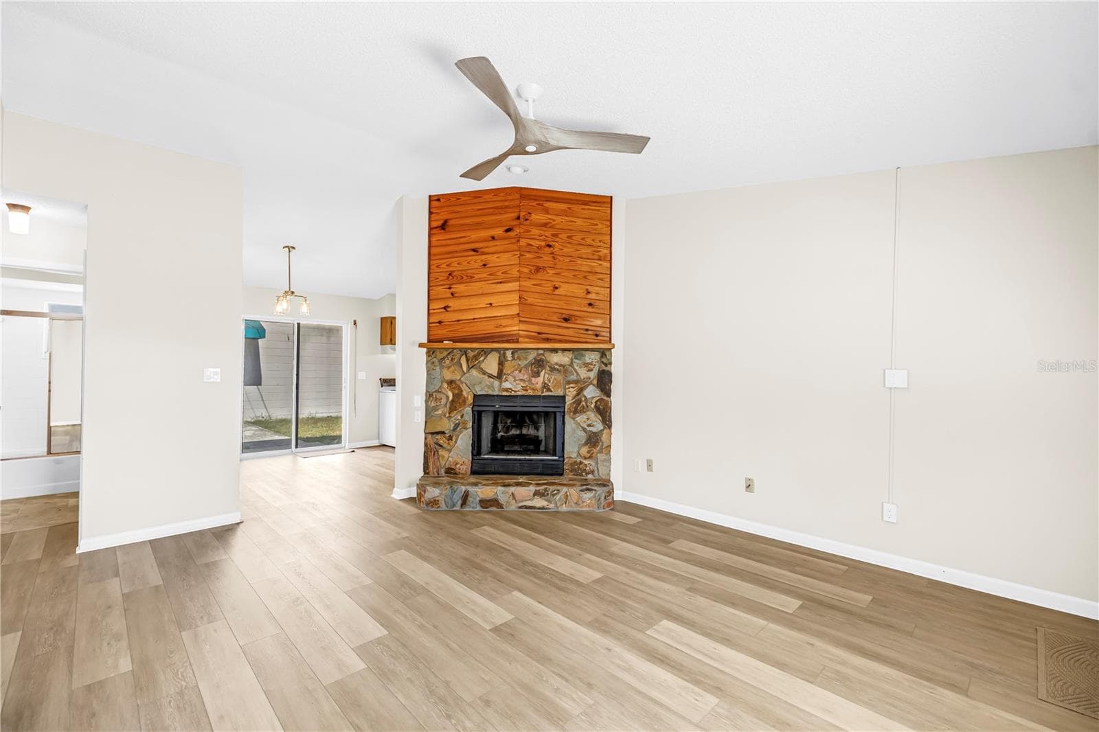 Single Family Residence at 4213 37TH AVE N, ST PETERSBURG, photo 6 of 14
