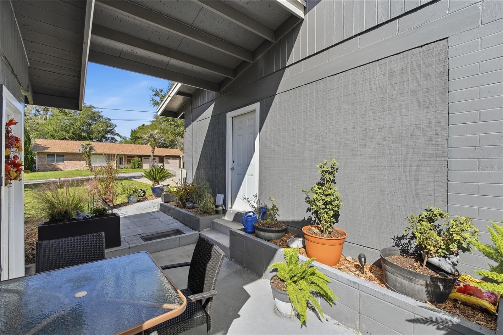 Breezeway - 735 N SANS SOUCI AVE, DELAND