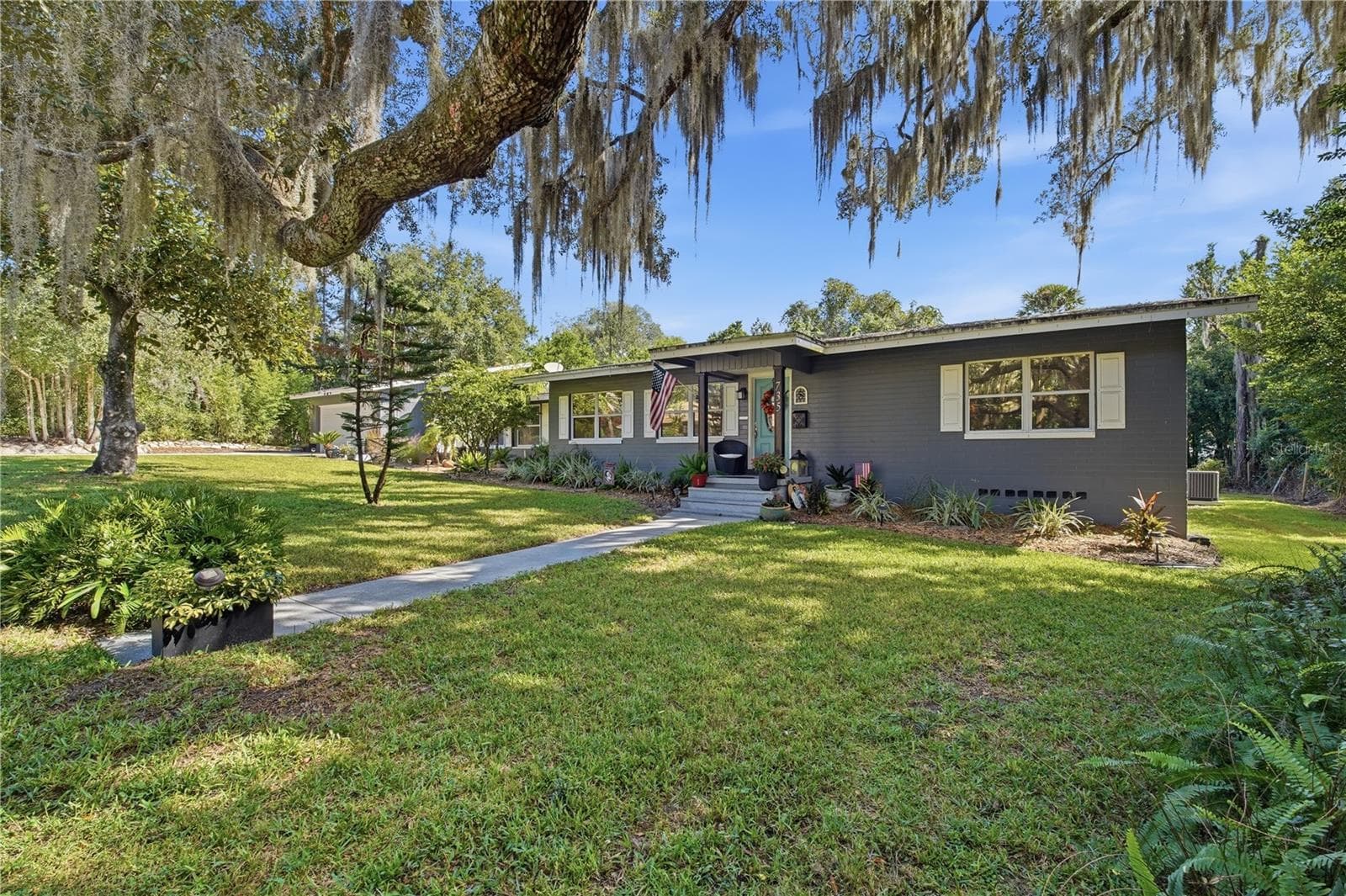 Single Family Residence at 735 N SANS SOUCI AVE, DELAND, photo 44 of 46