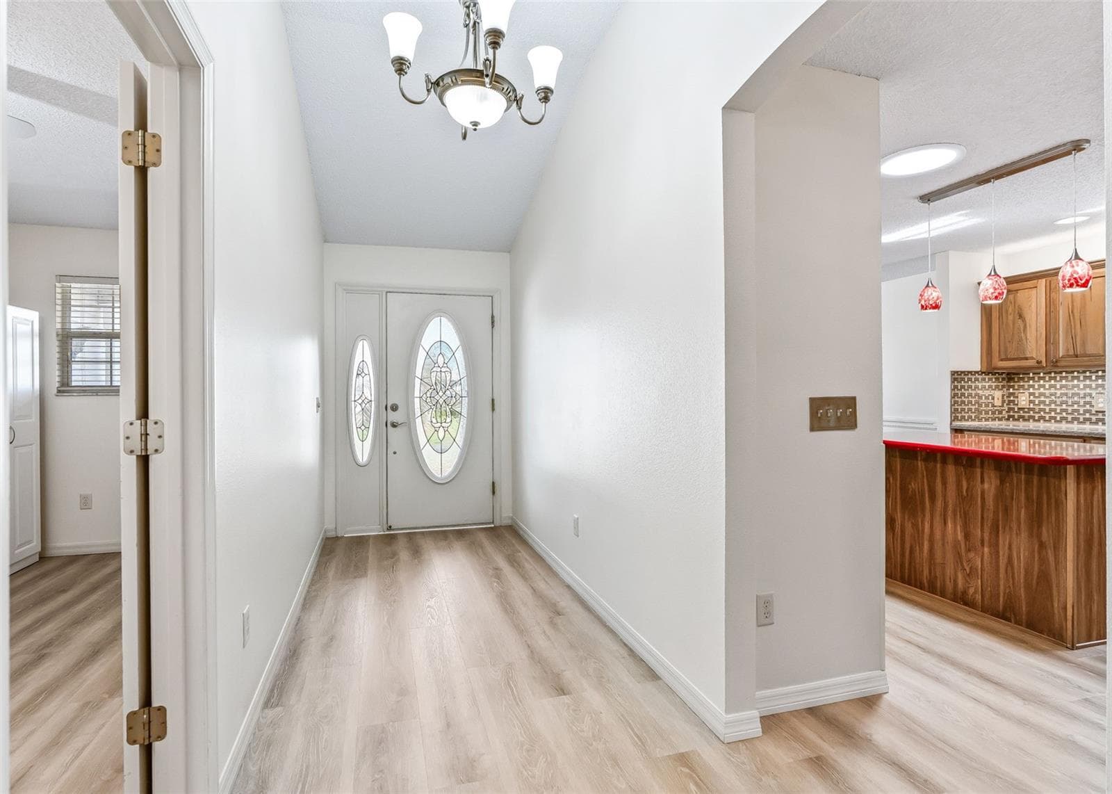 Foyer Entrance to Kitchen & Laundry Room. - 2762 MORVEN PARK WAY, THE VILLAGES