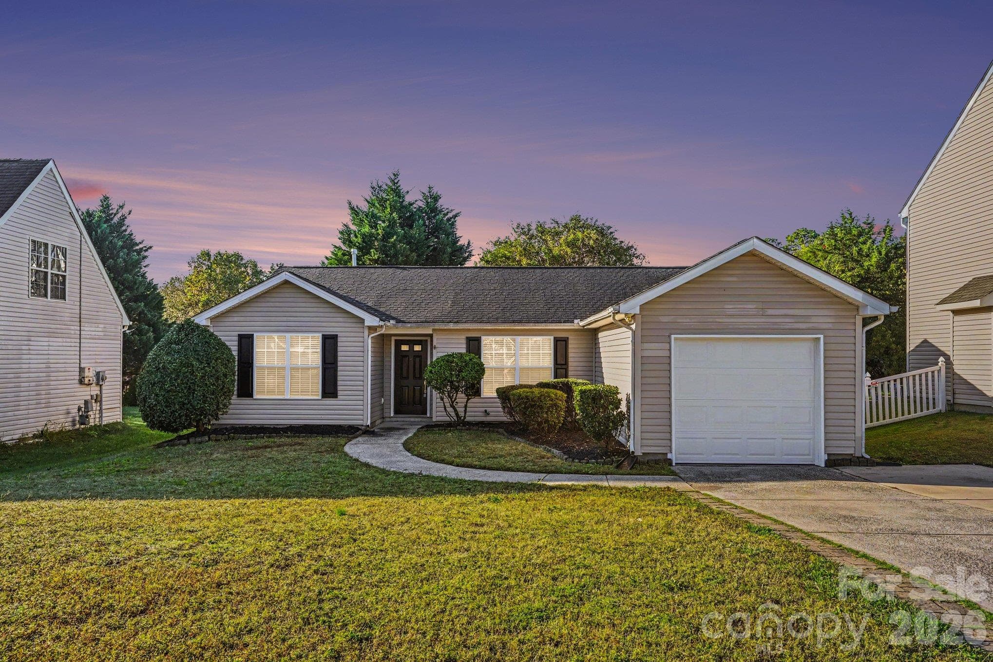 Single Family Residence at 10133 Illoria Drive, Charlotte