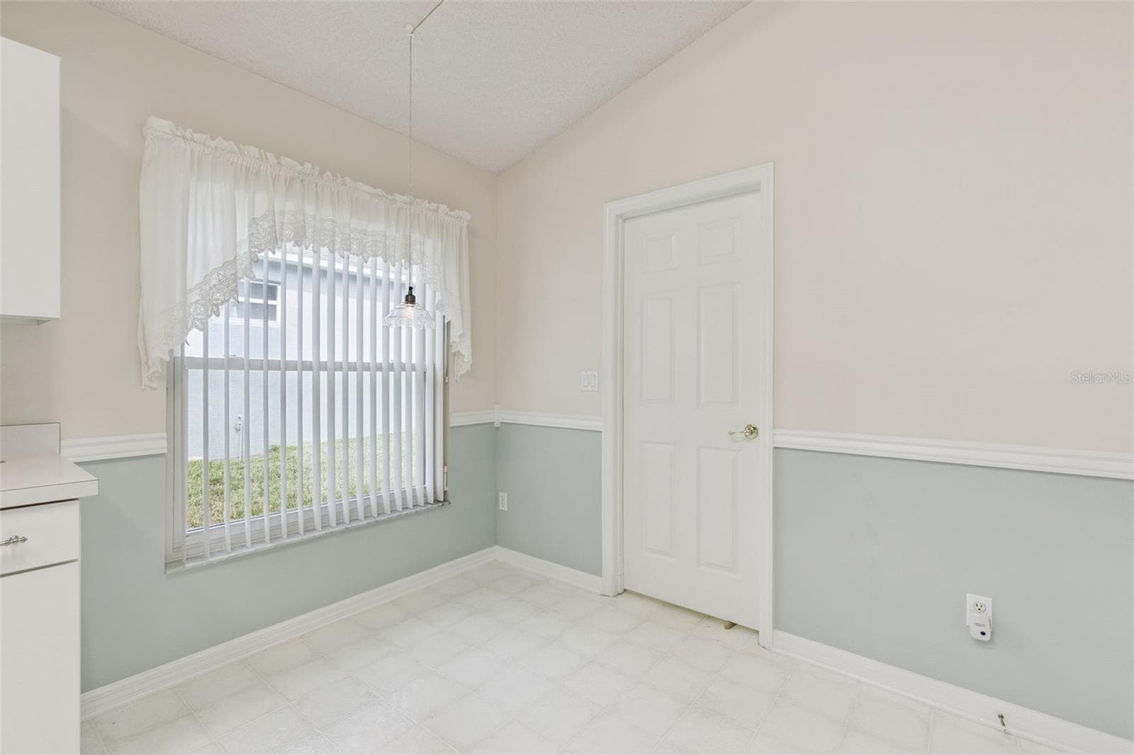 Single Family Residence at 3777 EVERSHOLT ST, CLERMONT, photo 11 of 20