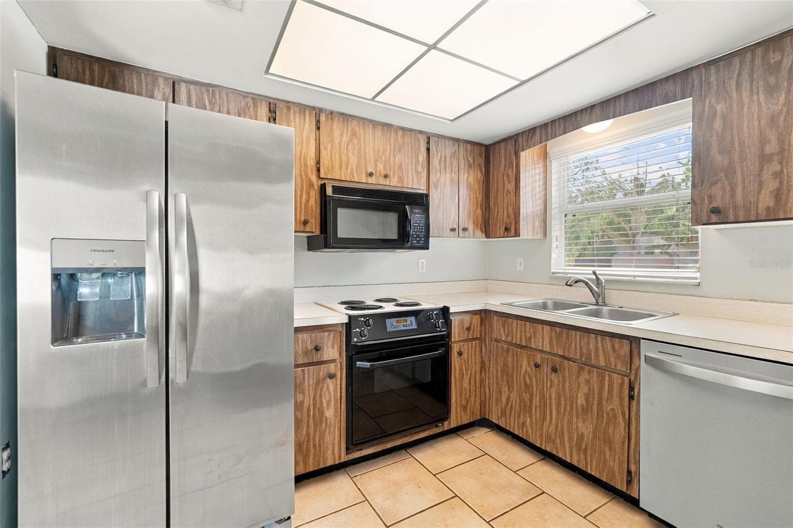 Condominium at 2711 51ST AVE W #2711, BRADENTON, photo 4 of 36