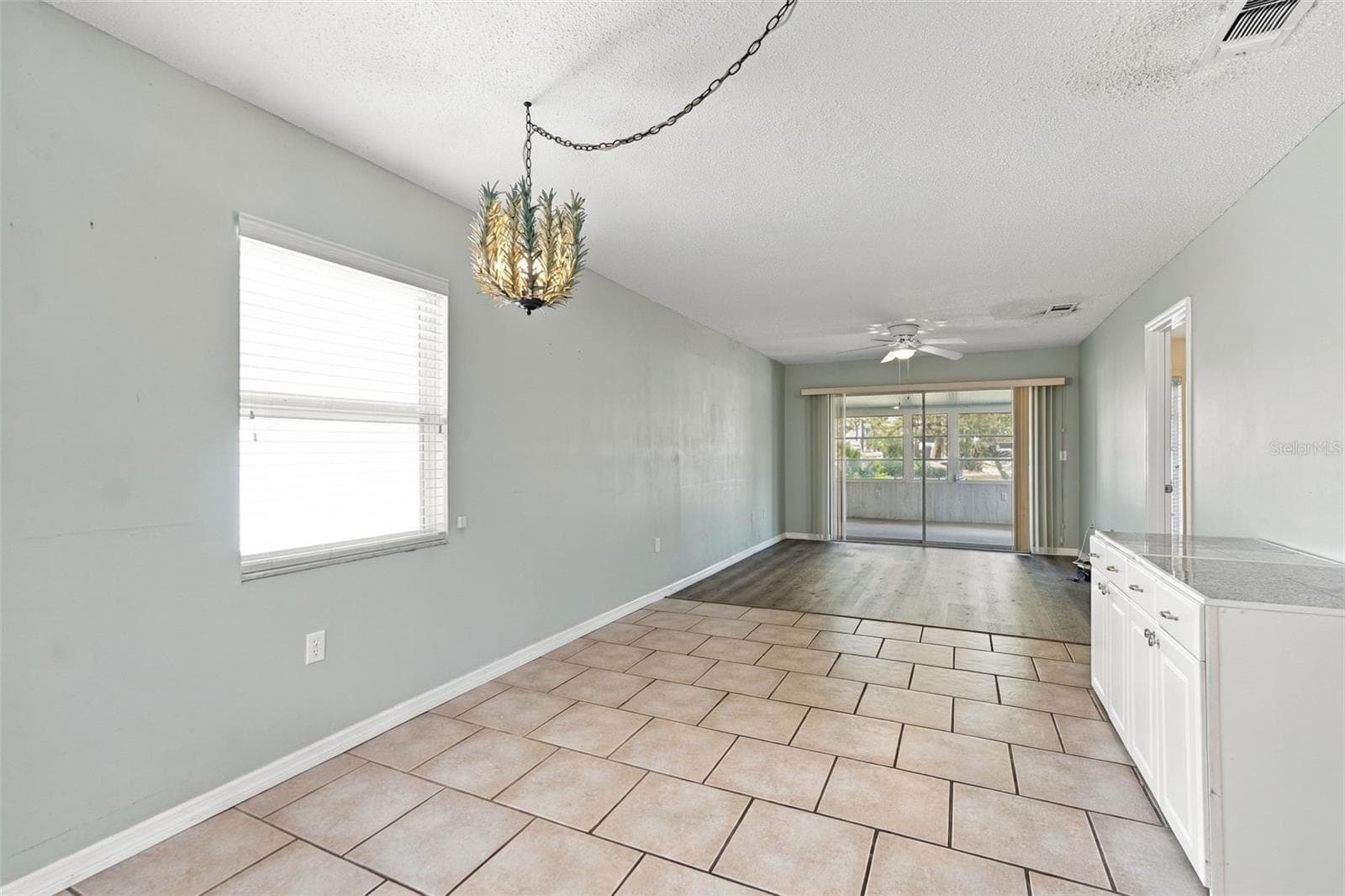 Condominium at 2711 51ST AVE W #2711, BRADENTON, photo 8 of 36