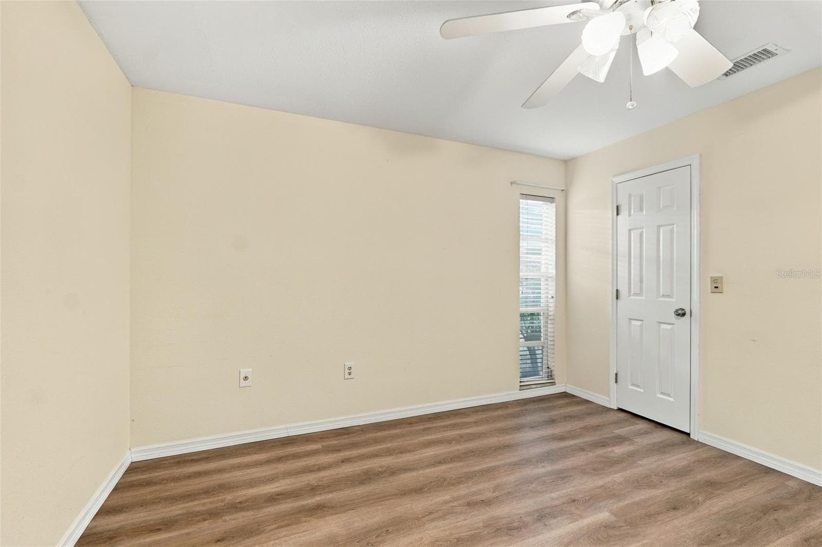 Condominium at 2711 51ST AVE W #2711, BRADENTON, photo 16 of 36
