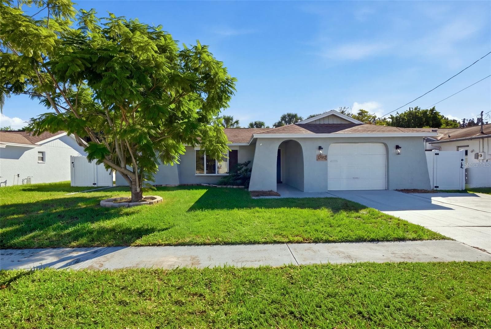 Single Family Residence at 12912 1ST ISLE, HUDSON, photo 2 of 51