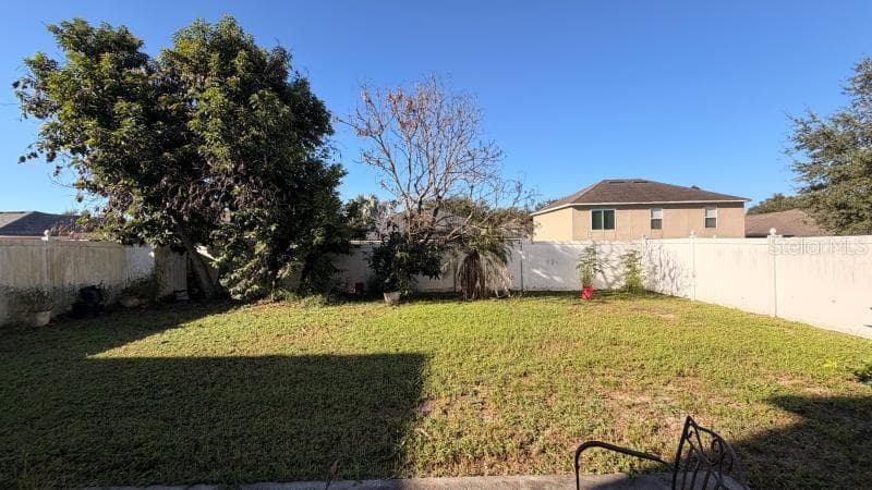 Backyard - 325 THOMASDALE AVE, HAINES CITY