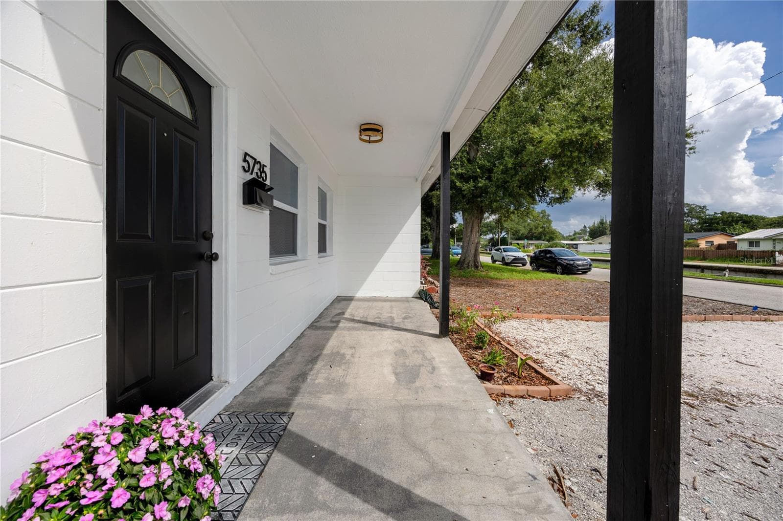 Front porch - 5735 BURLINGTON AVE N, ST PETERSBURG