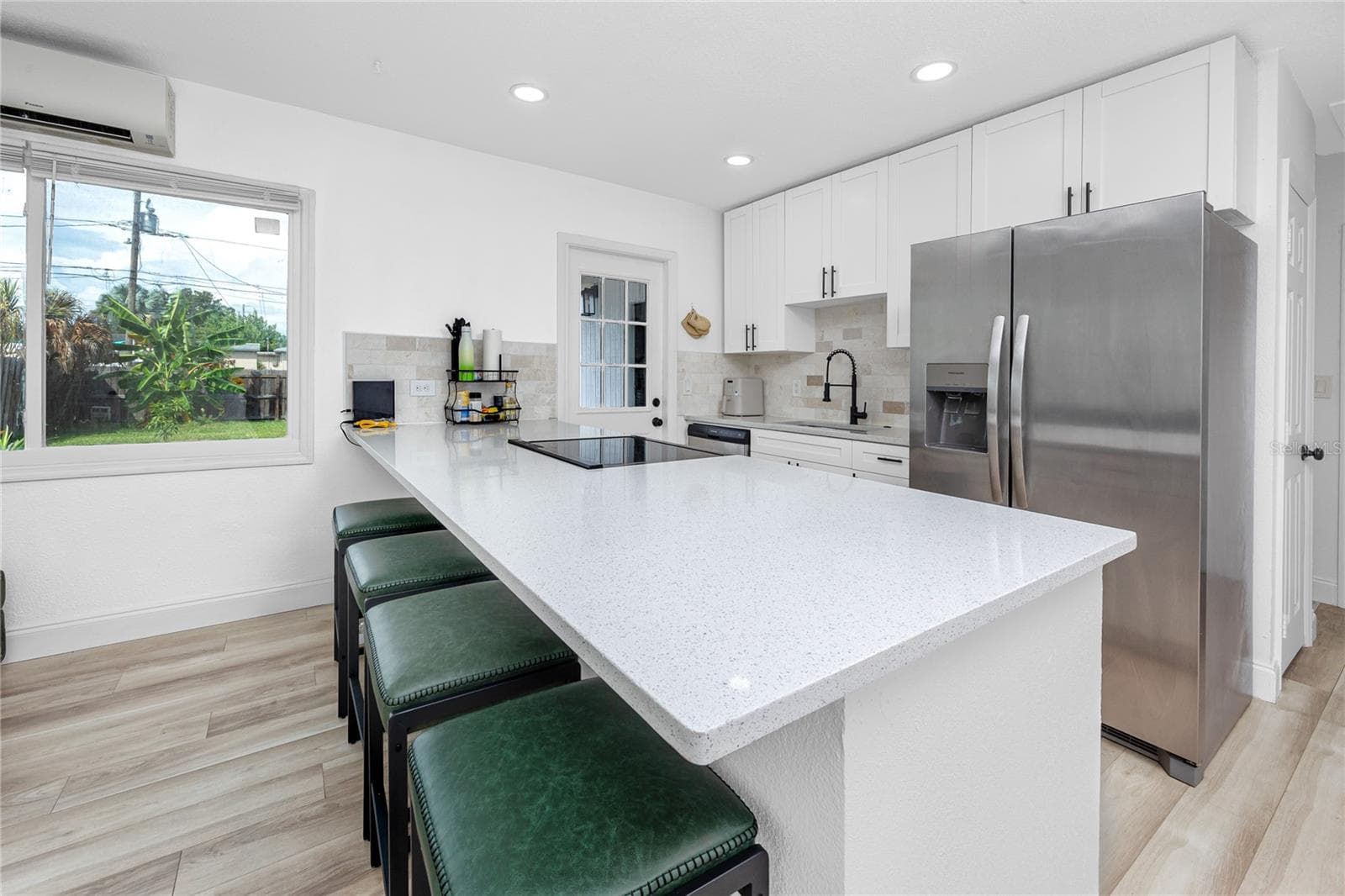 Kitchen - 5735 BURLINGTON AVE N, ST PETERSBURG