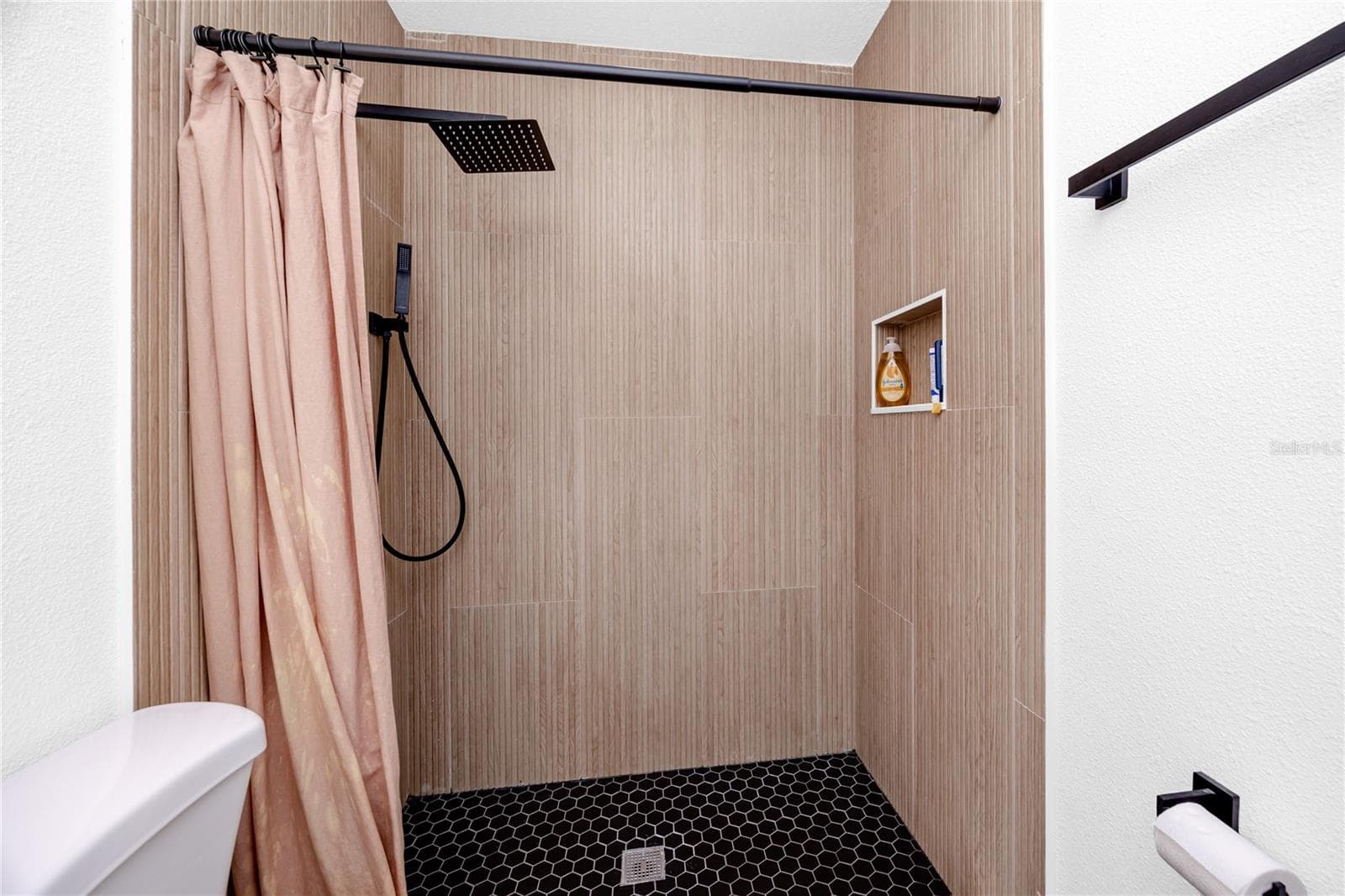 Remodeled bathroom - 5735 BURLINGTON AVE N, ST PETERSBURG
