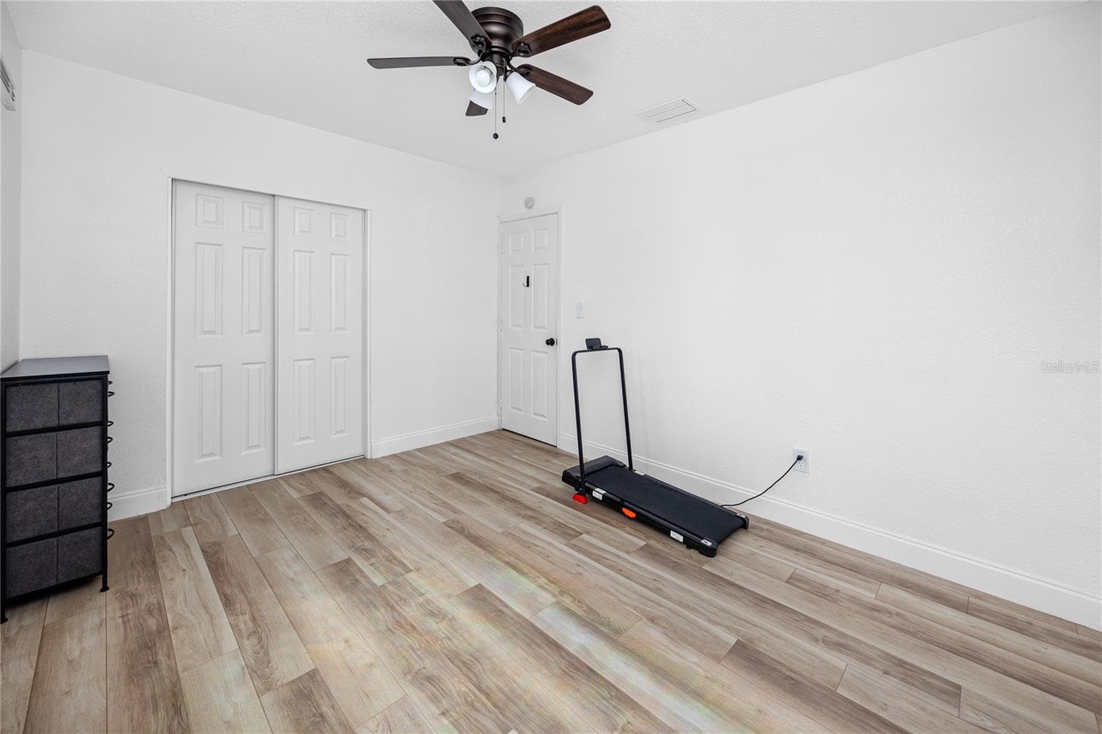 2nd bedroom - 5735 BURLINGTON AVE N, ST PETERSBURG
