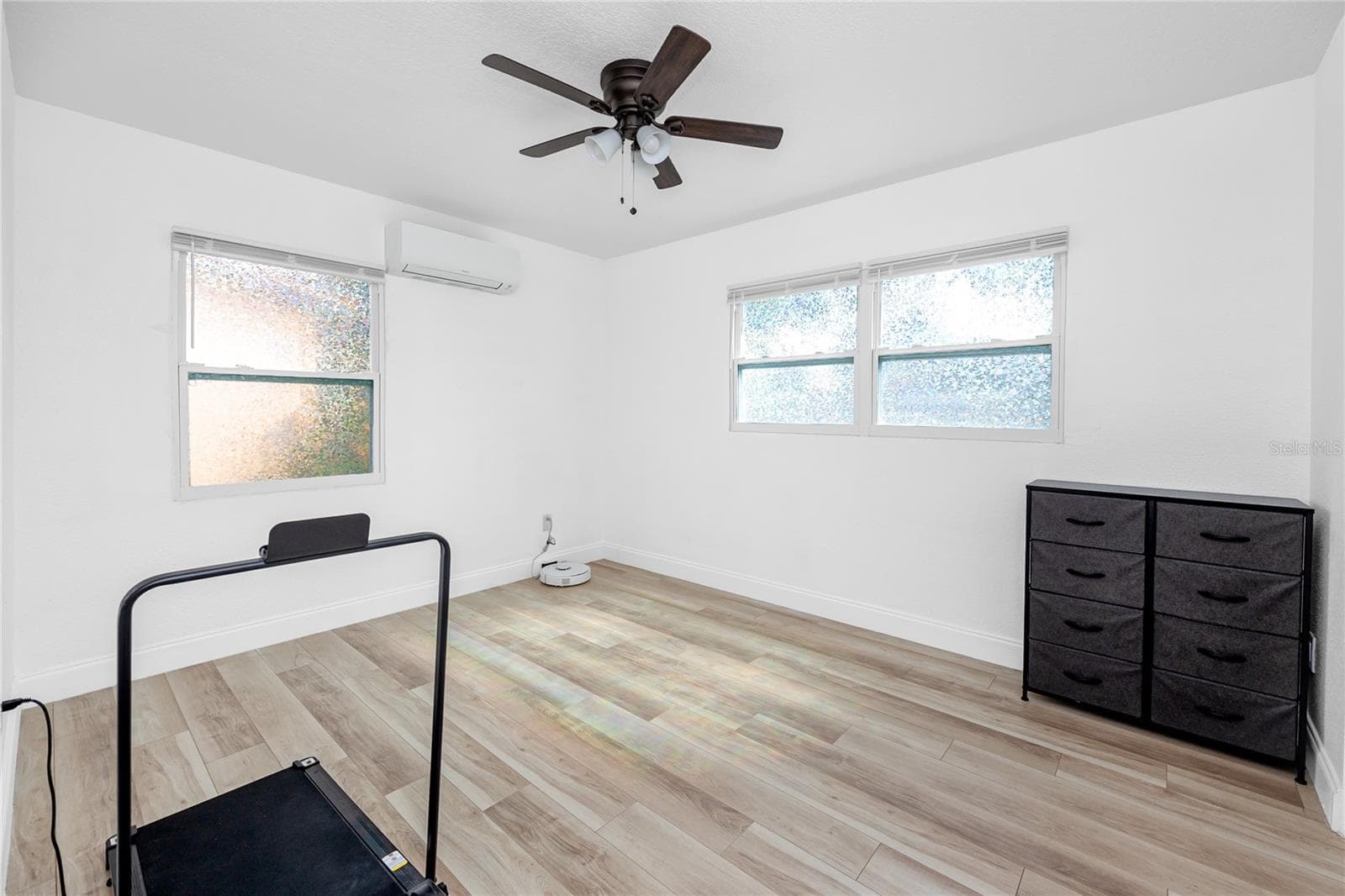 2nd bedroom with mini split AC - 5735 BURLINGTON AVE N, ST PETERSBURG